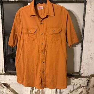 Wrangler Western Wear Men’s Short-Sleeve Button-Down Shirt in Burnt Orange- MED